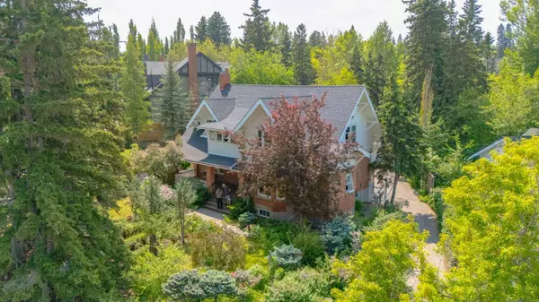 2209 Carleton ST Southwest, Calgary, AB T2T 3K4