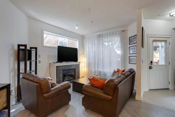 Calgary, AB T2T 2E1,2040 35 AVE SW #3