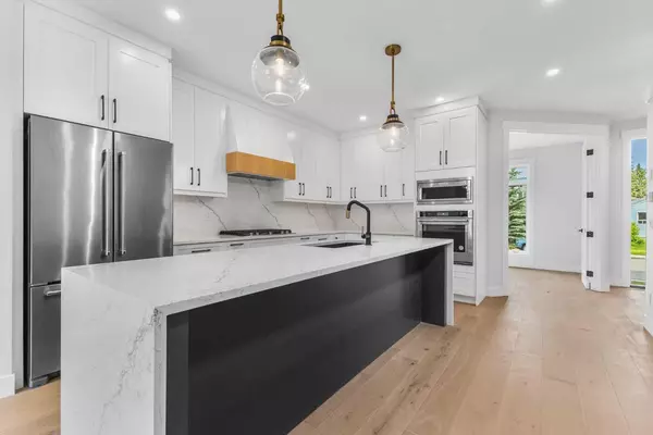 Calgary, AB T2M 0W8,1526 & 1528 18 AVE Northwest