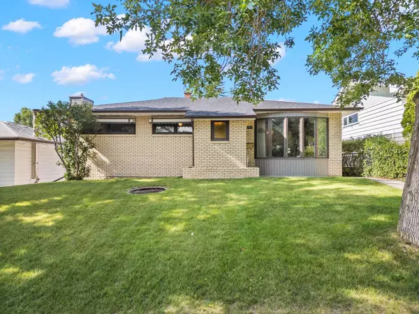 127 Fawn CRES Southeast, Calgary, AB T2H 0V8