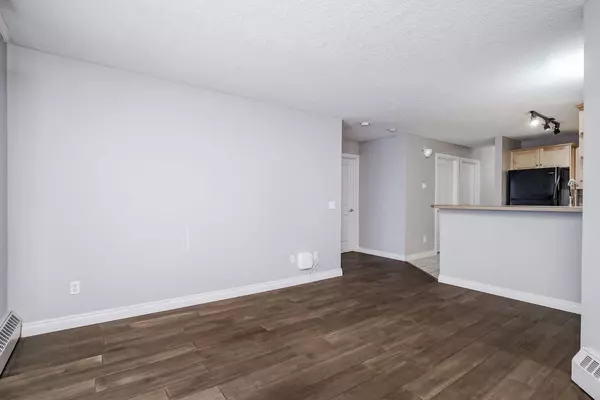 Calgary, AB T2S2Z9,60 38a AVE Southwest #305
