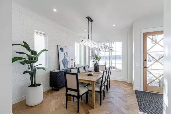 Calgary, AB T2N 3H8,2036 Broadview RD NW