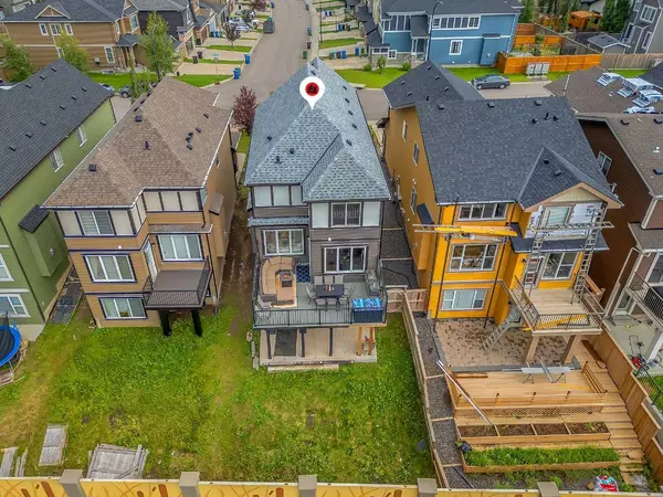 Calgary, AB T3P 0R1,296 Evansborough WAY Northwest