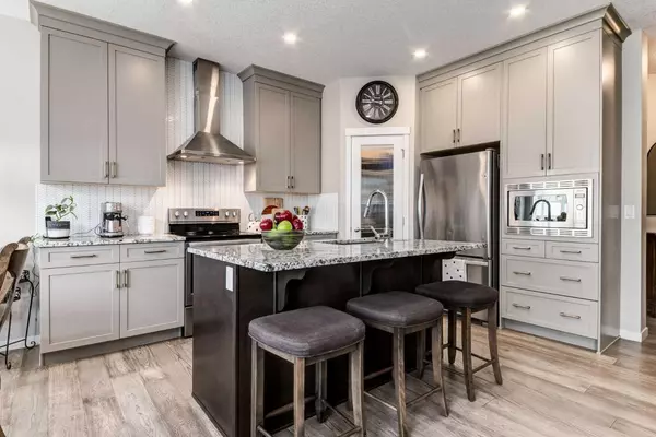 Calgary, AB T3R 1J4,213 Nolanhurst WAY NW