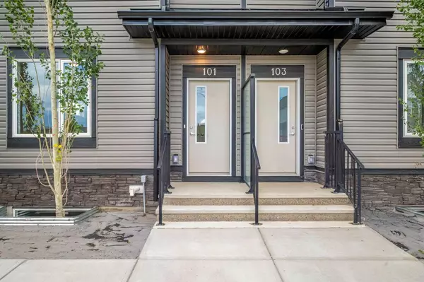 Calgary, AB T3P 2A3,25 Evanscrest Mews NW #101