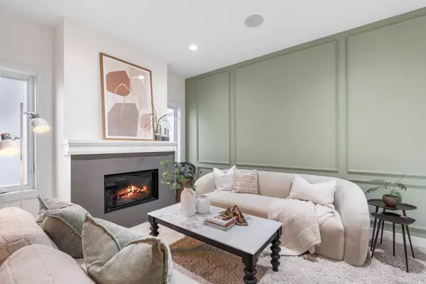 308 11 AVE Northeast #1, Calgary, AB T2E 0Z1