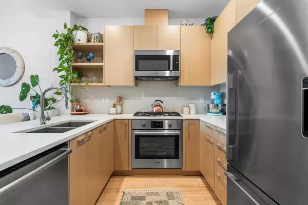 Calgary, AB T2E 4E1,88 9 ST Northeast #619