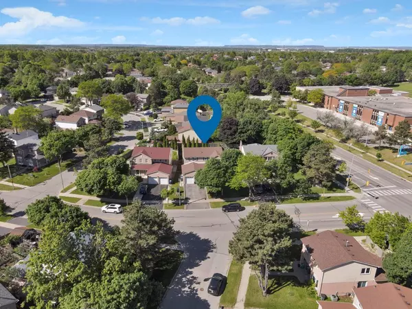 6636 Edenwood DR, Mississauga, ON L5N 3J9