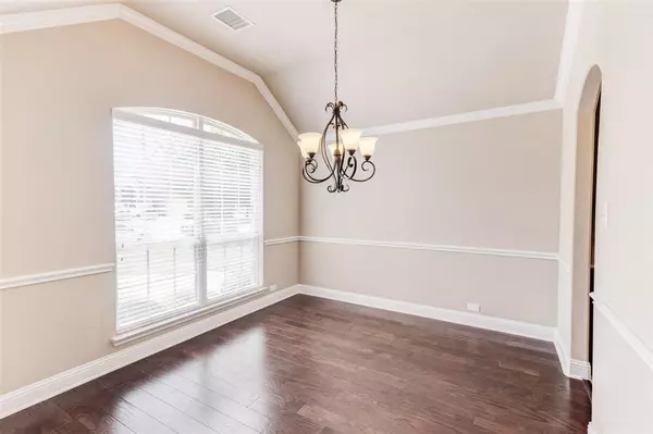 Grand Prairie, TX 75054,2940 Almansa