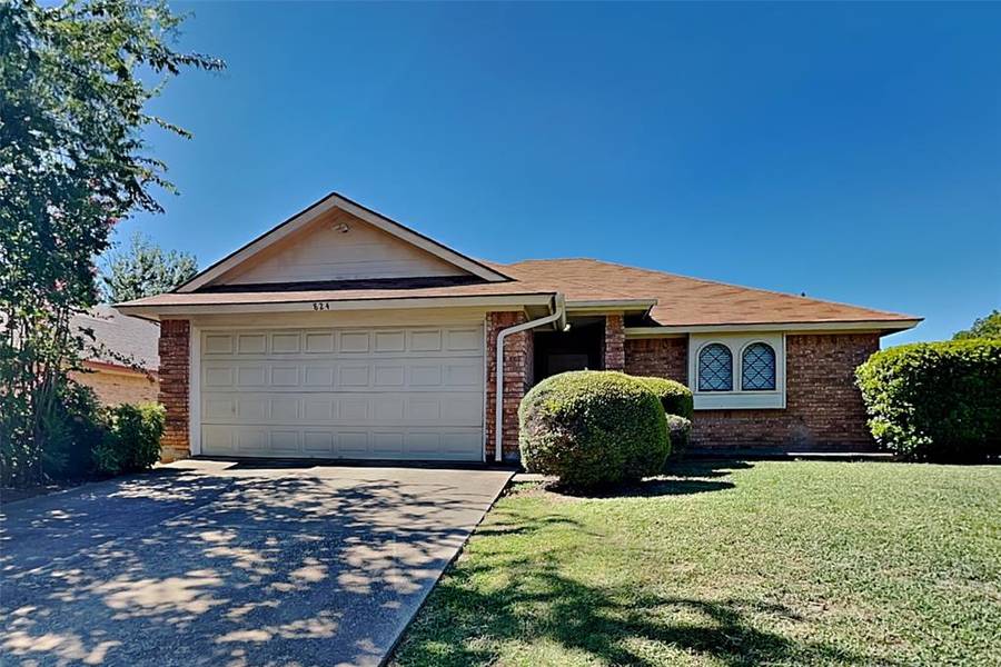 824 Wind Brooke Drive, Arlington, TX 76001