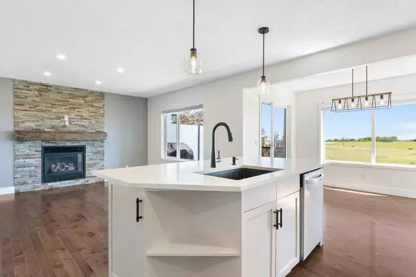 Cochrane, AB T4C 2K1,73 Glensummit Close