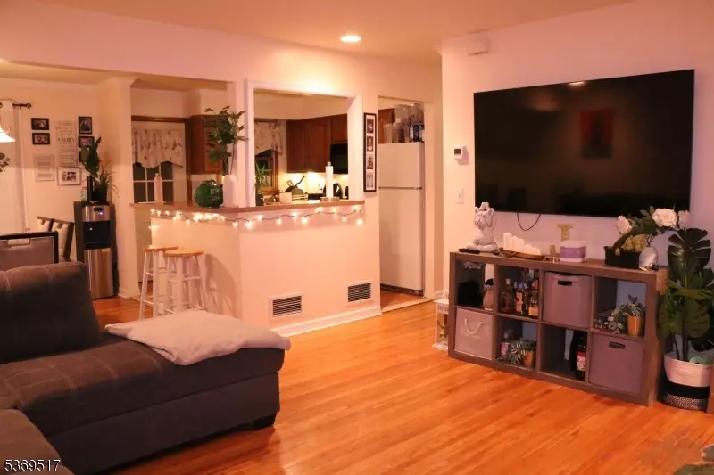 40 W Prospect St, Hawthorne Boro, NJ 07506