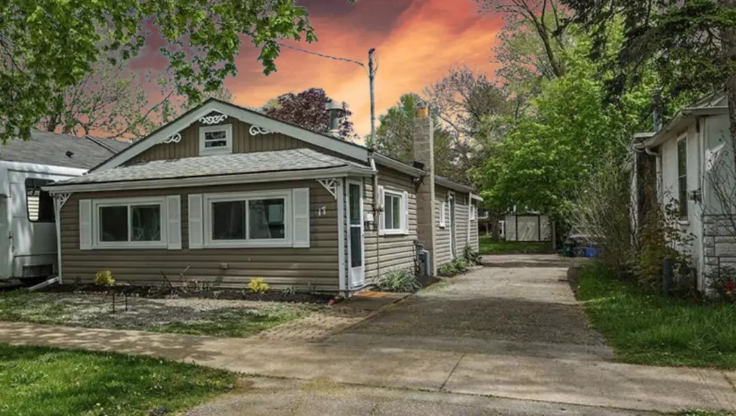 17 CHURCHILL ST, St. Catharines, ON L2S 2P3
