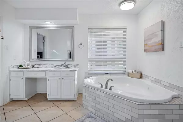 Fort Worth, TX 76133,4204 French Lake Drive
