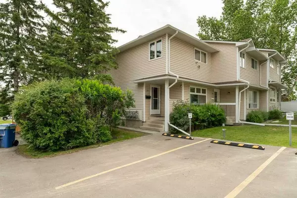 Calgary, AB T2W 4Z5,131 woodsman LN Southwest