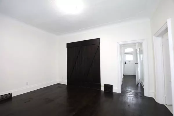 Hamilton, ON L8L 5E8,148 Victoria AVE N