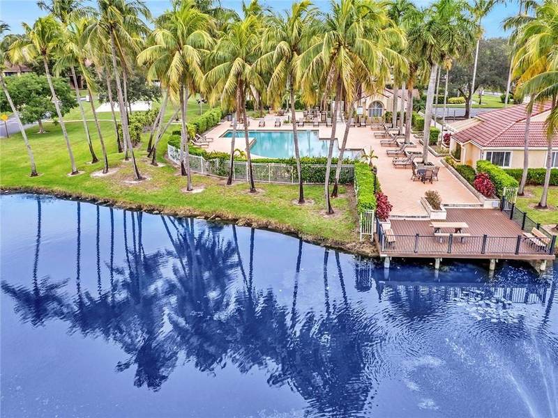 611 Lyons Rd #8102, Coconut Creek, FL 33063