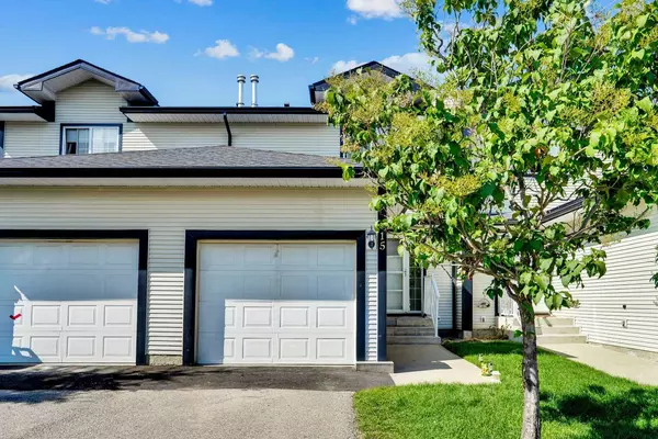 12 Silver Creek BLVD NW #15, Airdrie, AB T4B 2R2
