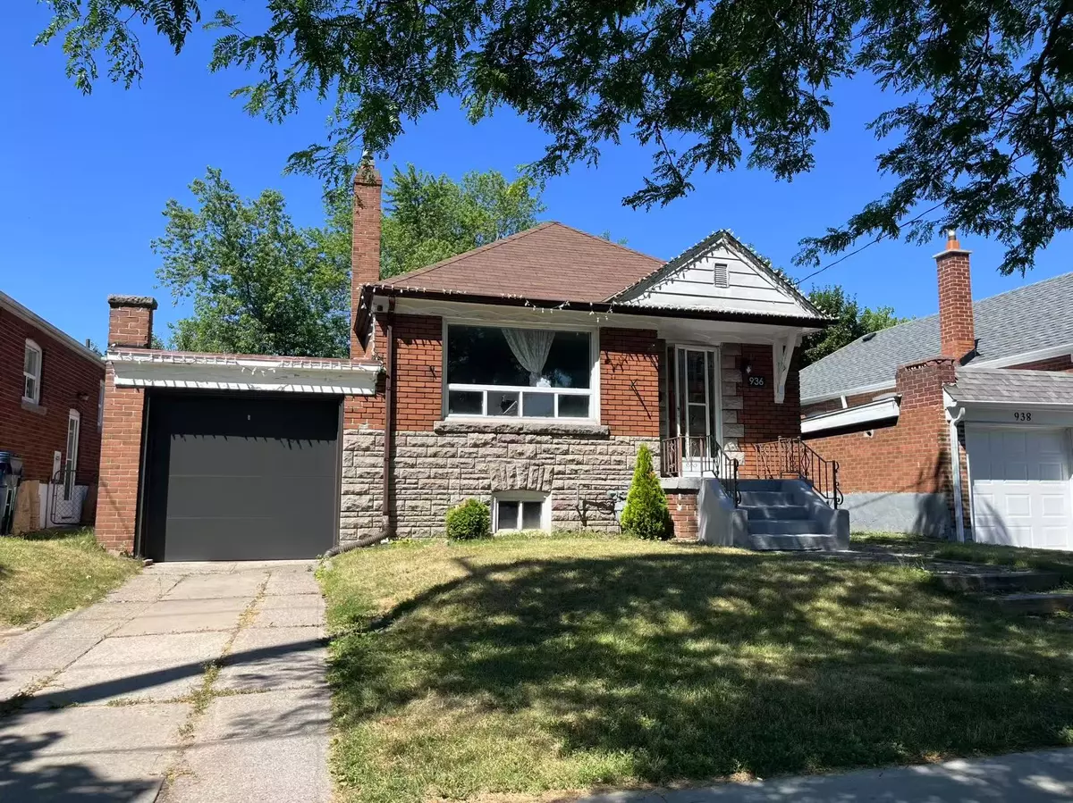 Toronto E04, ON M1R 2G1,936 Pharmacy AVE