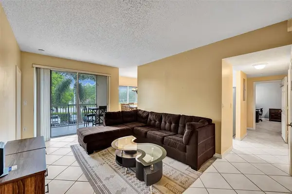 Davie, FL 33317,7085 Nova Dr #203