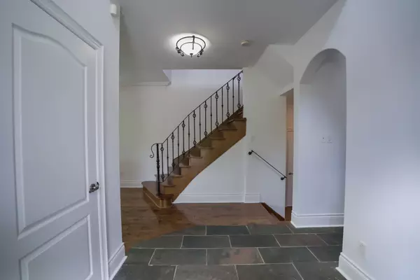 Newmarket, ON L3X 3H2,369 Gilpin DR