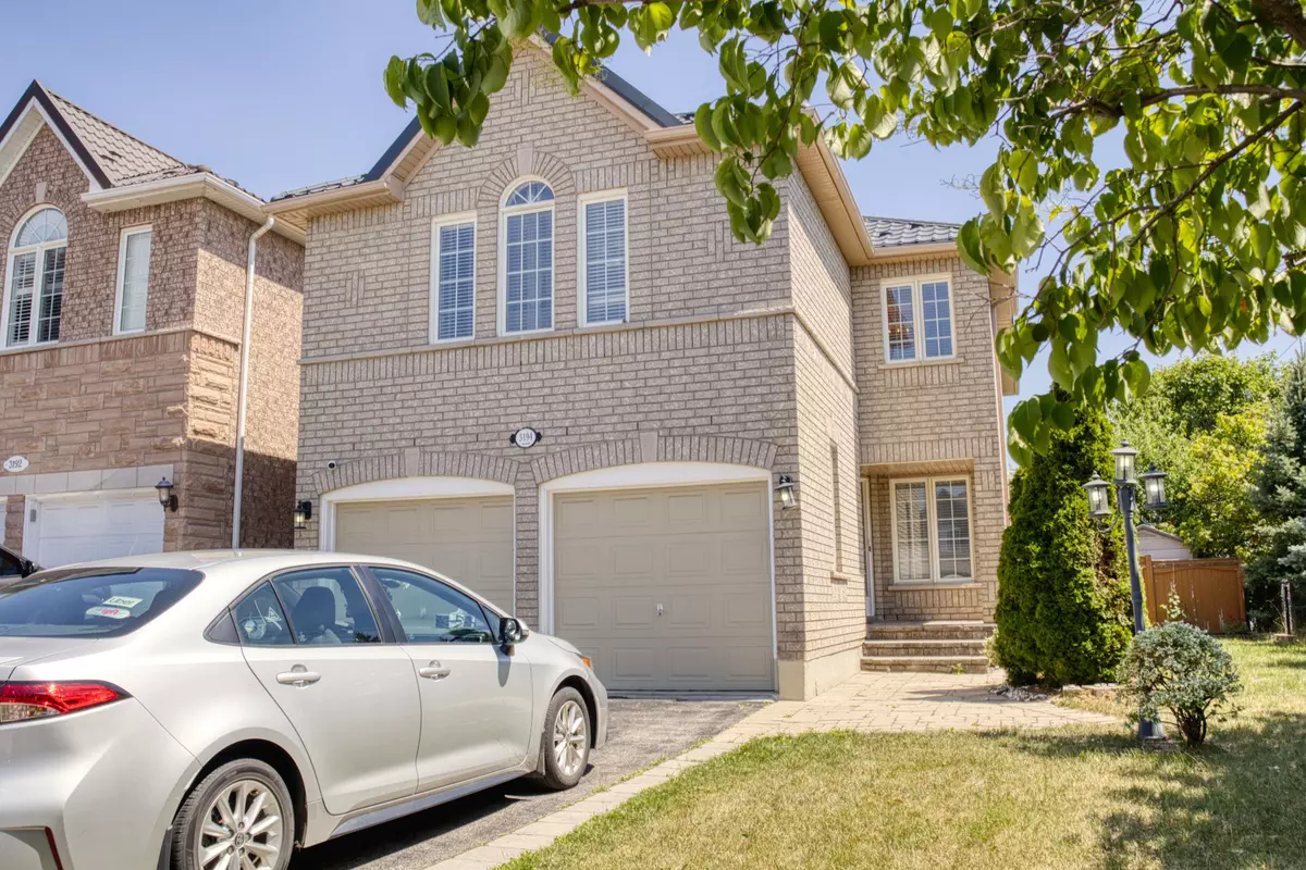 Mississauga, ON L5N 7N8,3194 World Series CT #UPPER