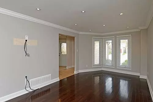 Oakville, ON L6M 1G1,1074 Montgomery DR