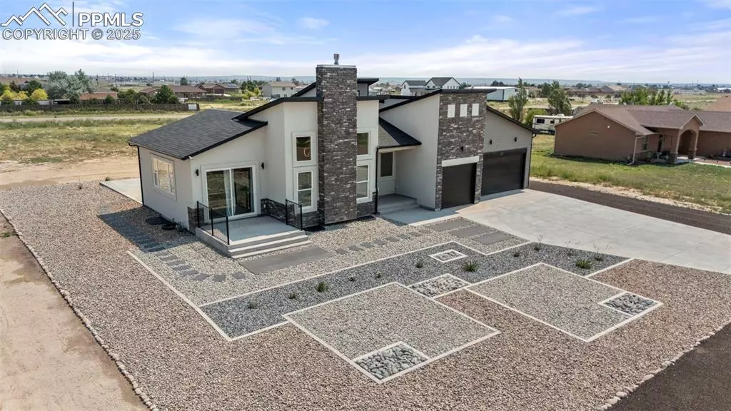 587 E Paradise DR, Pueblo West, CO 81007