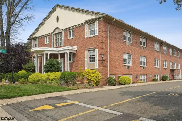 206 Main St #13, Millburn Twp., NJ 07041