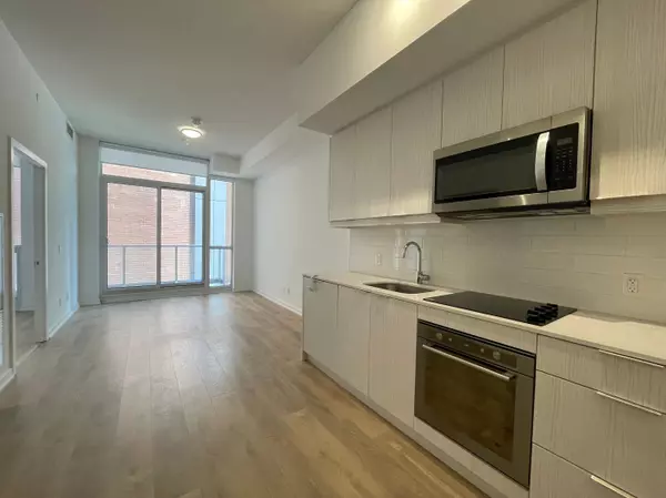 Toronto C15, ON M2J 1M1,36 Forest Manor RD #324