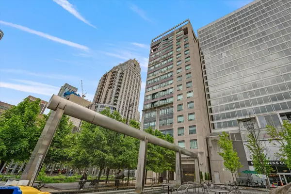 Toronto C02, ON M5S 1M8,102 Bloor ST W #601