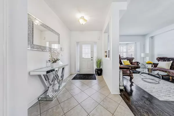 Oshawa, ON L1K 0A4,936 Langford ST