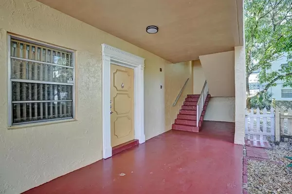 Lauderdale Lakes, FL 33319,3990 NW 42nd Ave #101