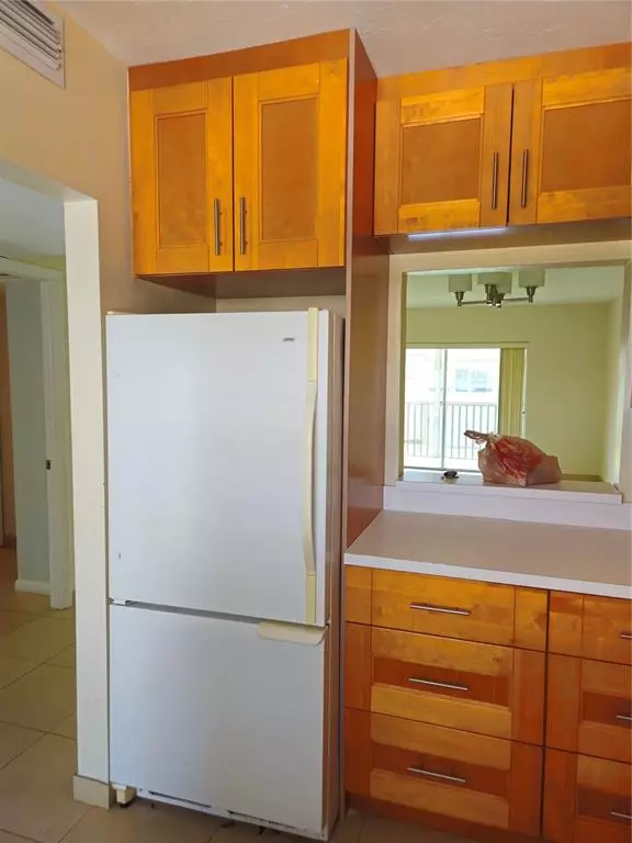 7500 NW 5th Place #201, Margate, FL 33063