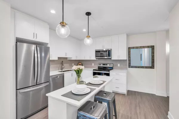 Clearview, ON L0M 1G0,121 Mary ST #309