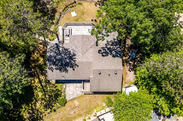 Tiny, ON L9M 0H3,8 NASSAU CT