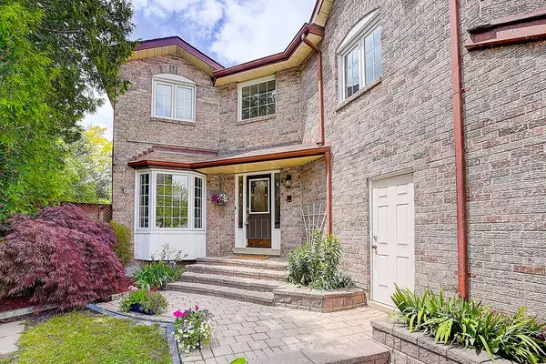 Brampton, ON L6Y 3J3,8 Mckillop CT