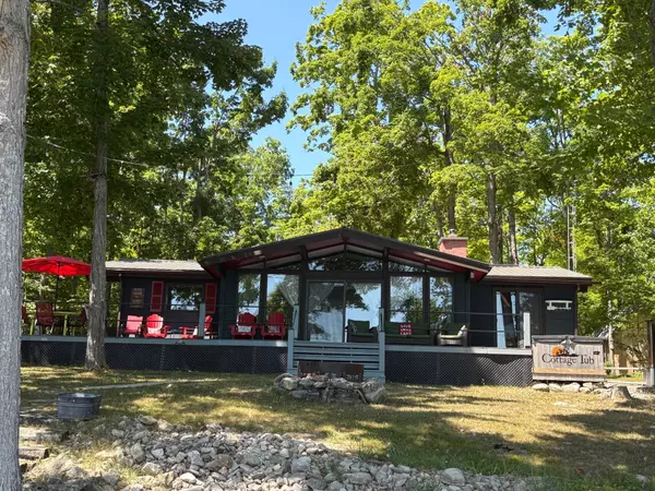 686 Grand Island RD, Kawartha Lakes, ON K6H 5R7