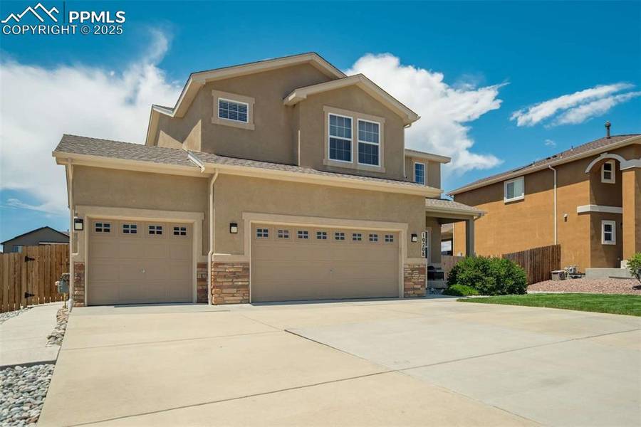 10208 Abrams DR, Colorado Springs, CO 80925