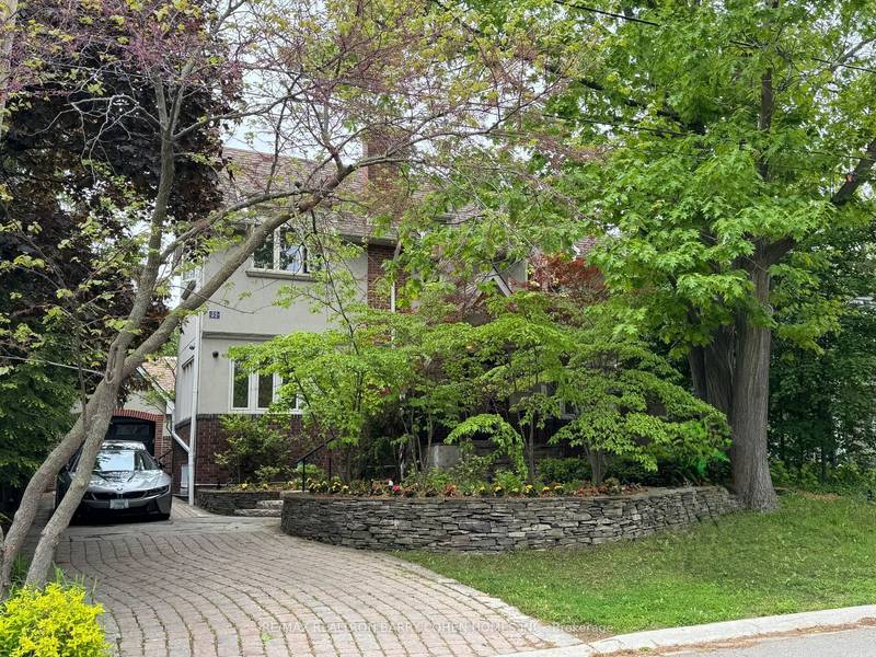 32 Beechwood AVE, Toronto C12, ON M6N 4T1