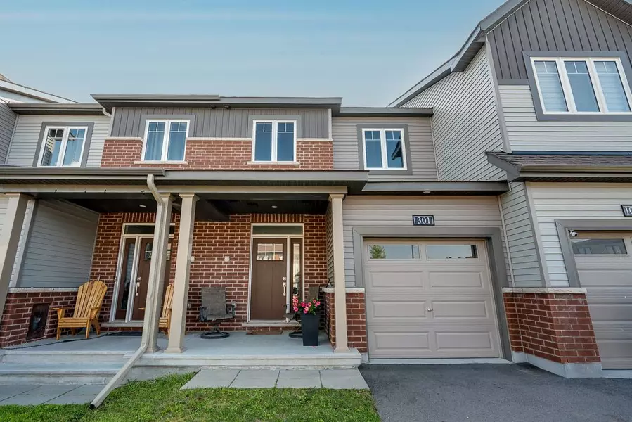 301 Drumlish LN, Barrhaven, ON K2J 6Y1