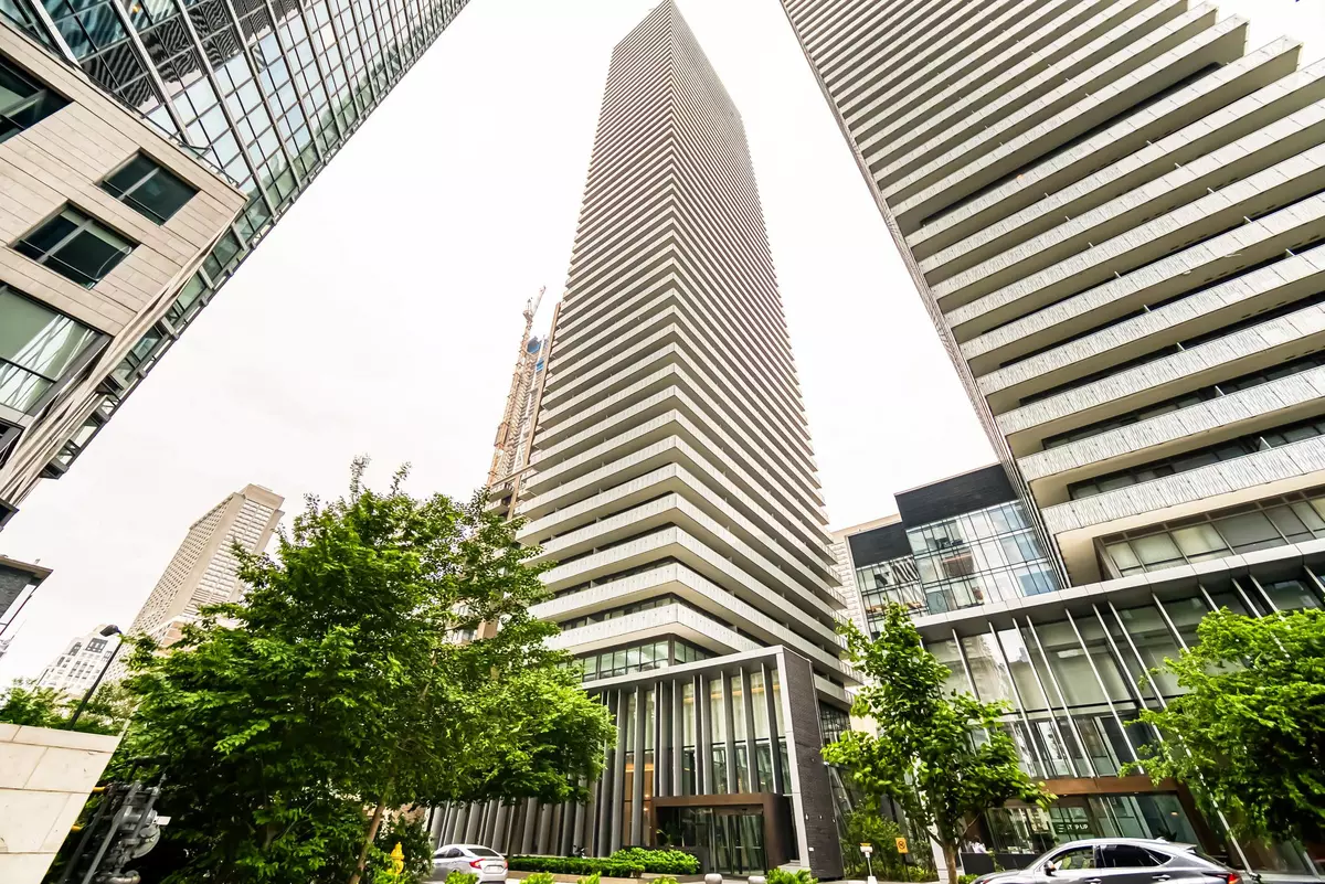 Toronto C08, ON M4Y 1T4,42 Charles ST E #2105