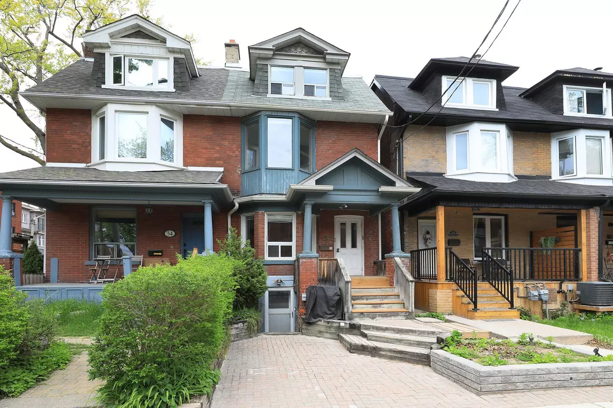 Toronto C02, ON M6G 1P1,32 Barton AVE #Main