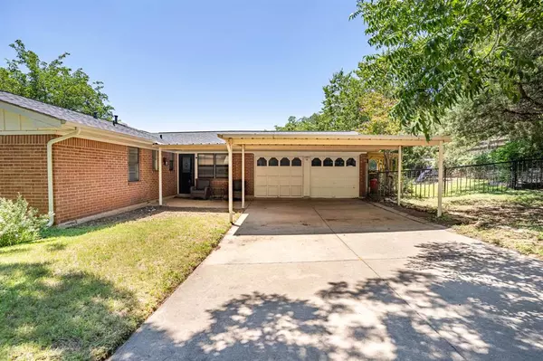 Weatherford, TX 76086,1102 Julie Street