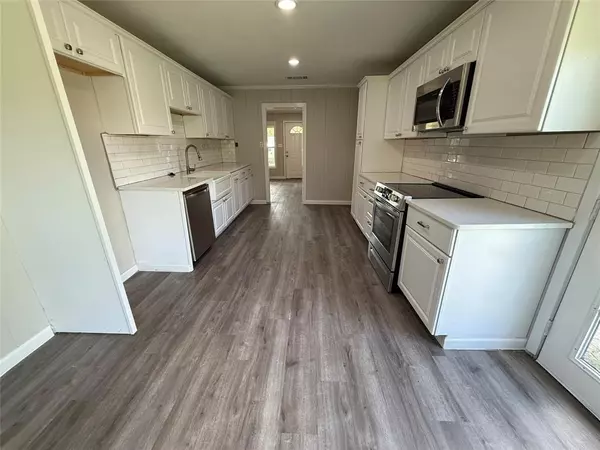 Leonard, TX 75452,1114 N Oak Street