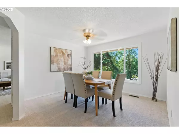 Lake Oswego, OR 97034,2157 WEMBLEY PL