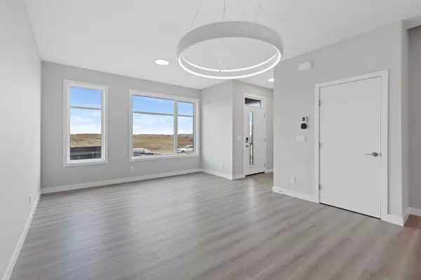 Calgary, AB T3S 0R1,7075 Rangeview AVE SE