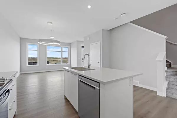 Calgary, AB T3S 0R1,7075 Rangeview AVE SE