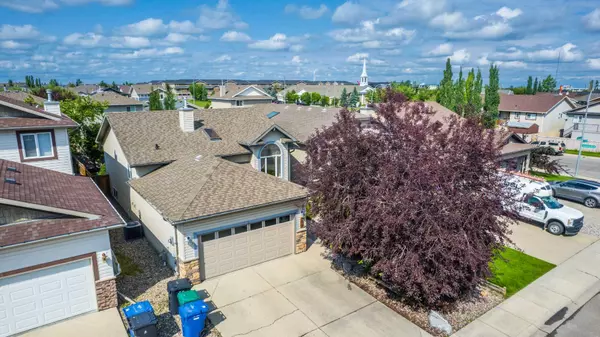 Lethbridge, AB T1J 2A2,208 Silkstone Bay W