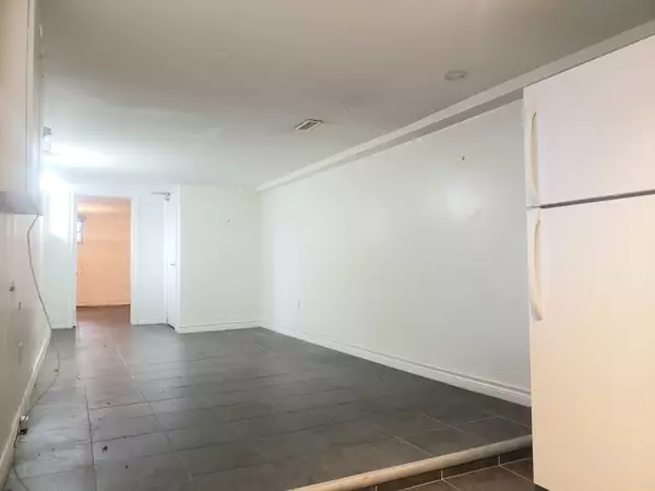 23 Lumbervale AVE #Lower, Toronto C01, ON M6H 1C7